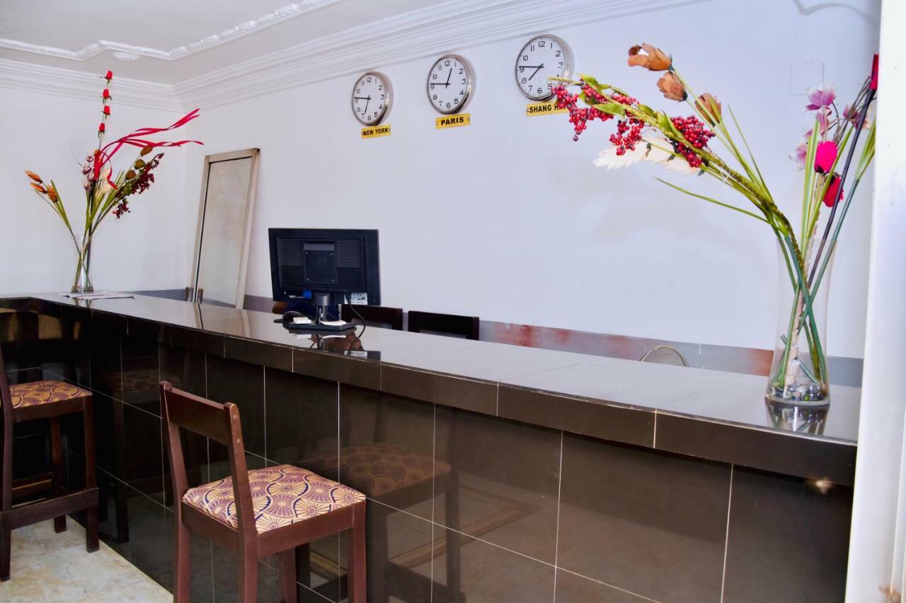 Hotel La Couronne Rw Yaoundé エクステリア 写真